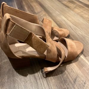 Open toe sandals
